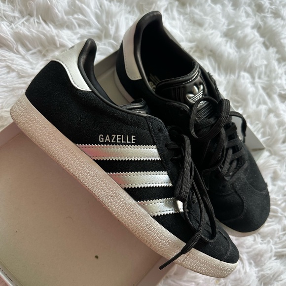 🖤🩶 Adidas Gazelle women’s size 6 🩶🖤 - Picture 7 of 9